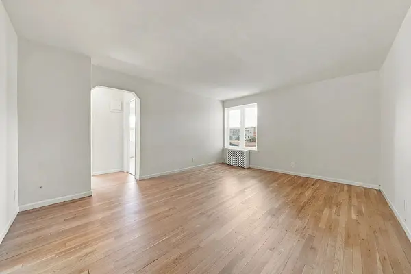 171-06 28th Ave #B, Flushing, NY 11358