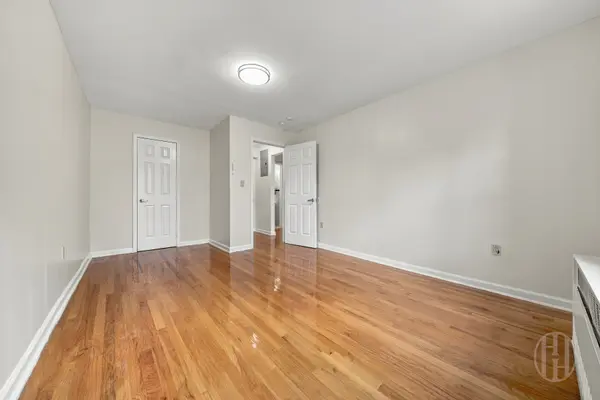 88-25 153rd St #1C, Jamaica, NY 11432