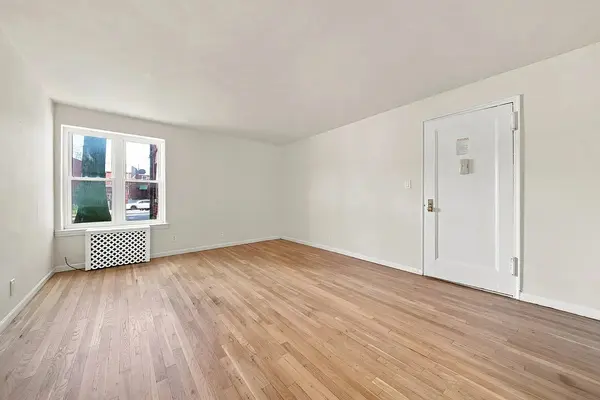 171-06 28th Ave #B, Flushing, NY 11358