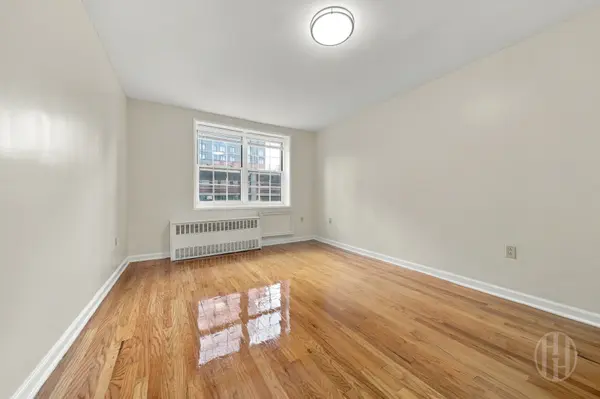 88-25 153rd St #1C, Jamaica, NY 11432