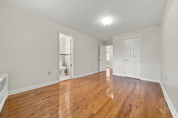 88-25 153rd St #1C, Jamaica, NY 11432
