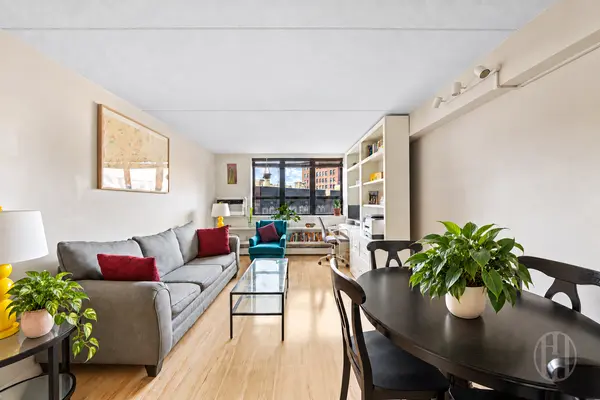 300 W 110th St #6H, New York, NY 10026