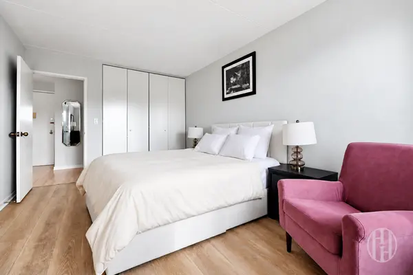 300 W 110th St #6H, New York, NY 10026