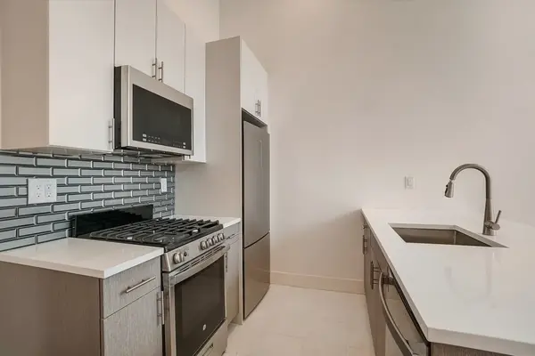 149 W 9th St #3A, Brooklyn, NY 11231