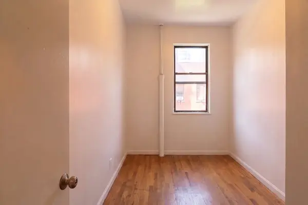 401 W 47th St #11, New York, NY 10036