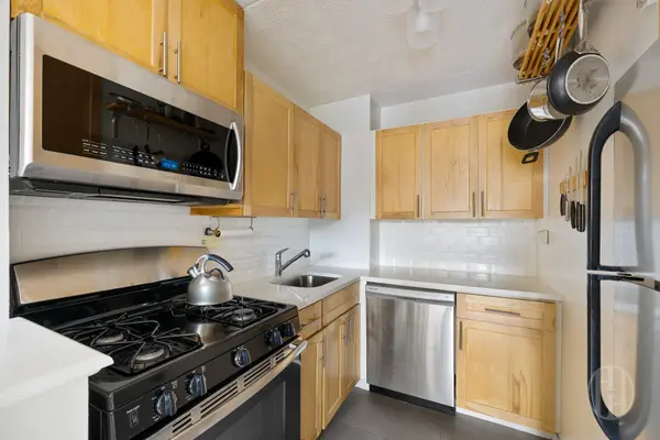 300 W 110th St #6H, New York, NY 10026