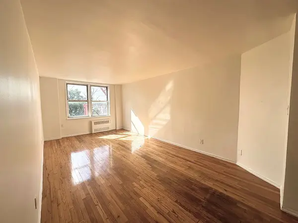 224-10 Jamaica Ave #3FF, Queens Village, NY 11429