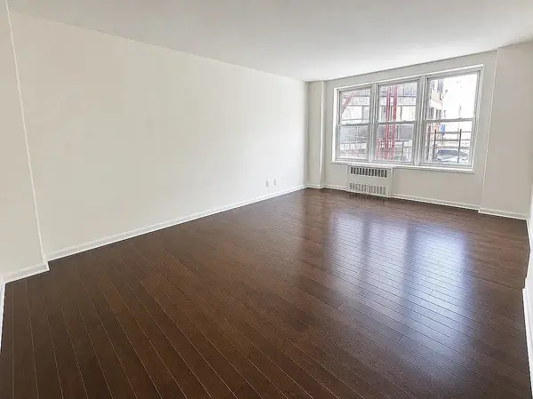 81-31 Baxter Ave #1HH, Elmhurst, NY 11373