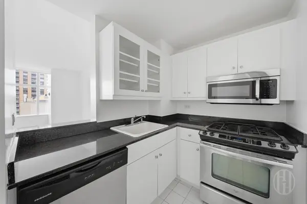 160 W 66th St #24C, New York, NY 10023