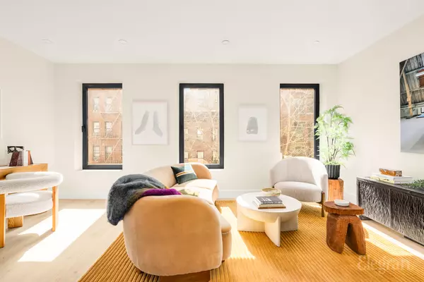 New York, NY 10017-1559,221 E 48th St #4