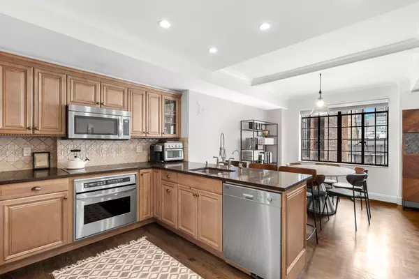New York, NY 10017,45 Tudor City Pl #1515