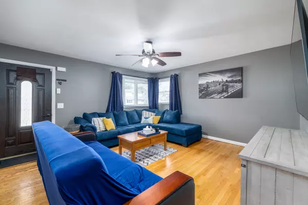Lindenhurst, NY 11757,39 E Hollywood Ave