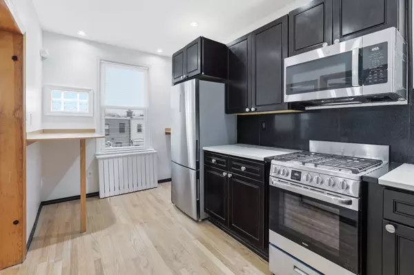 Middle Village, NY 11379,79-34 68th Ave #2