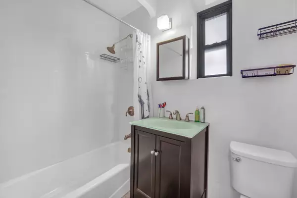 New York, NY 10016,222 E 35th St #1A