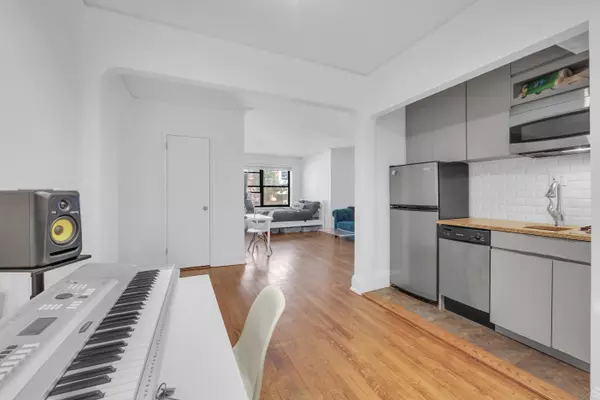 222 E 35th St #1A, New York, NY 10016