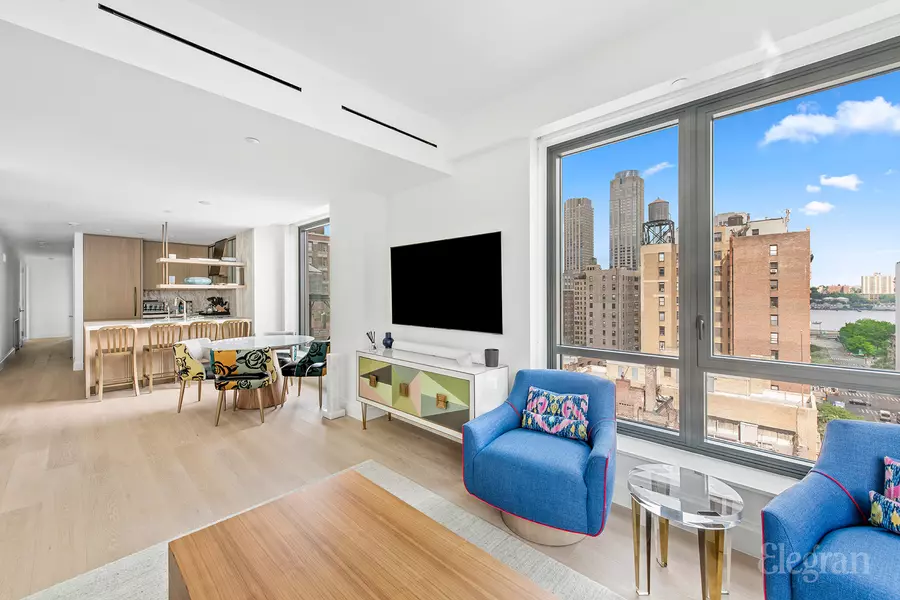 214 W 72nd St, New York, NY 10023