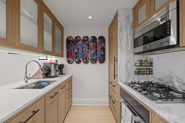 New York, NY 10282,210 Warren St #6D