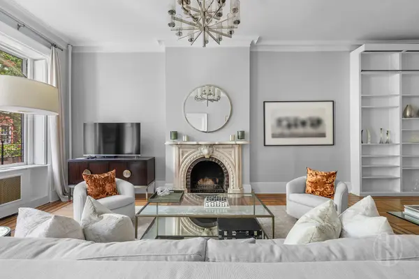 24 E 11th St #2, New York, NY 10003