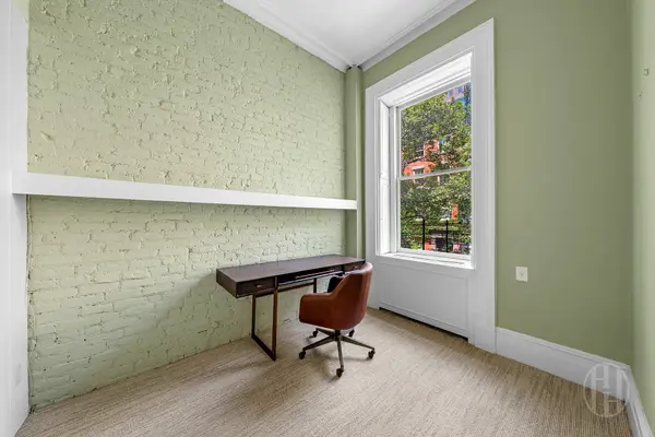 24 E 11th St #2, New York, NY 10003