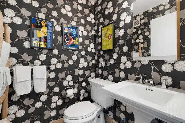 45 Park Ave #1506, New York, NY 10016