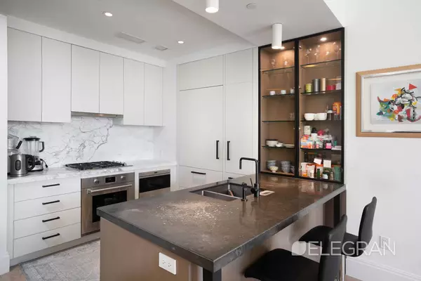 New York, NY 10009,438 E 12th St #5G