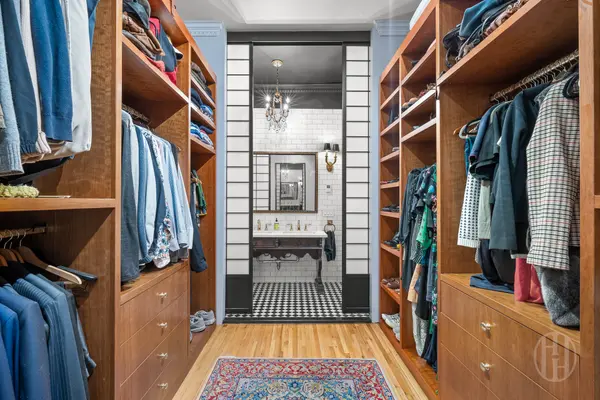 334 E 83rd St #1W, New York, NY 10028