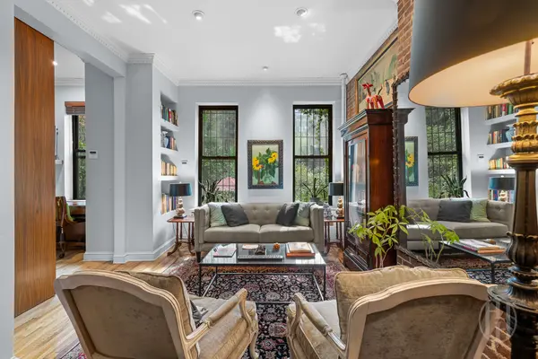 334 E 83rd St #1W, New York, NY 10028