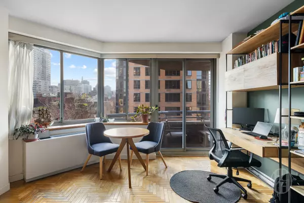 New York, NY 10028,401 E 84th St #5B