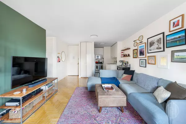 New York, NY 10028,401 E 84th St #5B