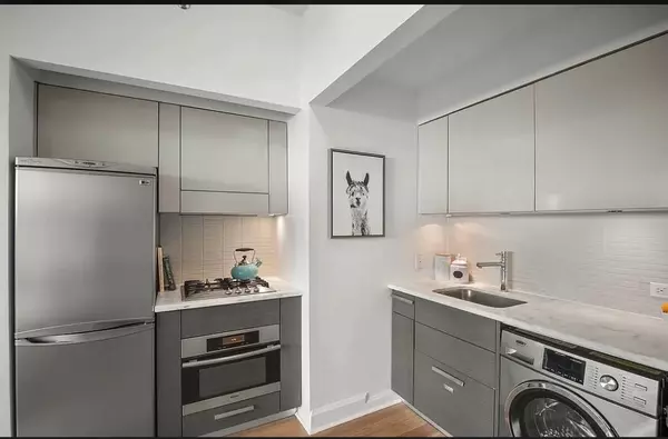 New York, NY 10036,505 W 47th St #1-FN