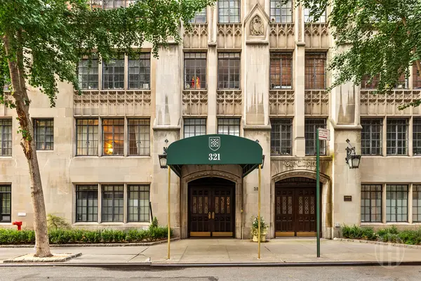 321 E 43rd St #815, New York, NY 10017