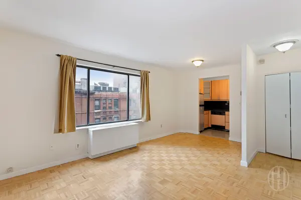 300 E 95th St #6A, New York, NY 10128