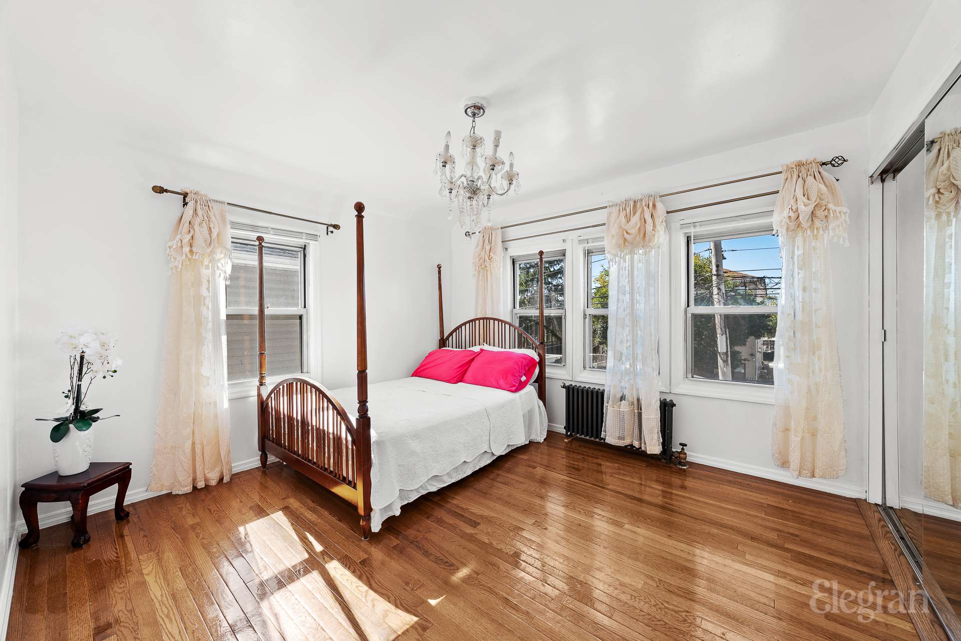 412 Leland Avenue Clason Point Bronx NY 10473