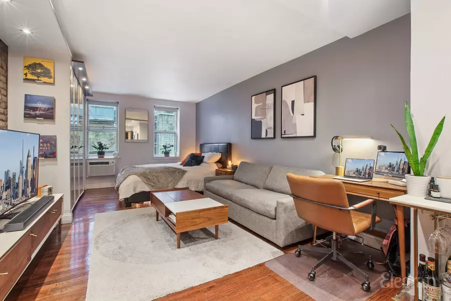 30 E 22nd St #2B, New York, NY 10010