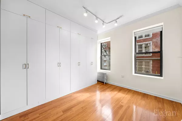 New York, NY 10011,325 W 21st St #6