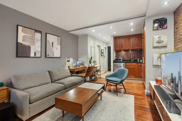 30 E 22nd St #2B, New York, NY 10010