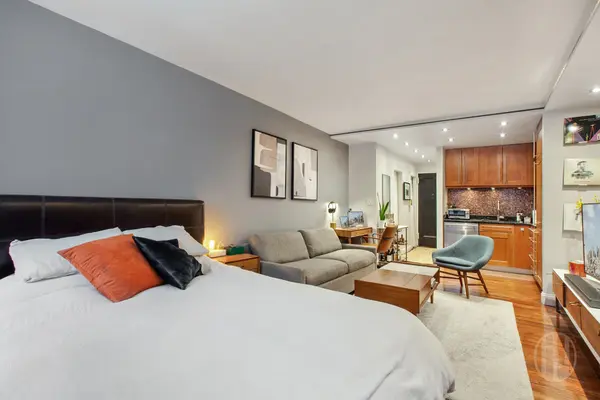 30 E 22nd St #2B, New York, NY 10010