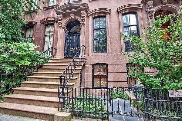 40 W 12th St #1, New York, NY 10011-8693