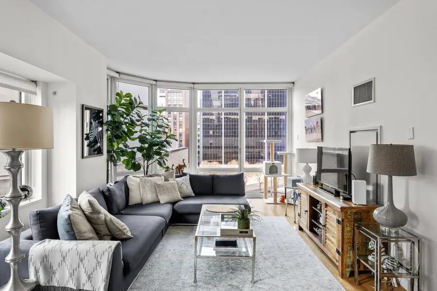555 W 59th St #11F, New York, NY 10019