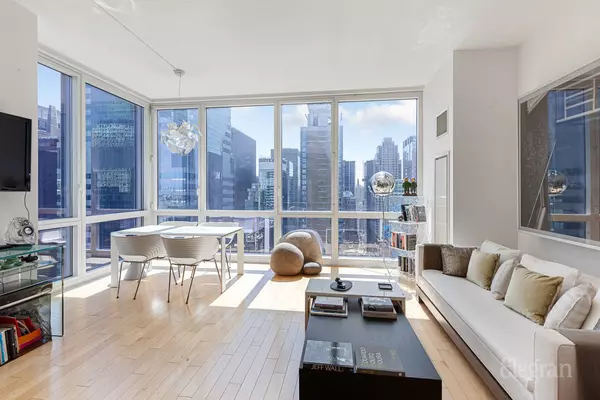 247 W 46th Street #3904, New York, NY 10036