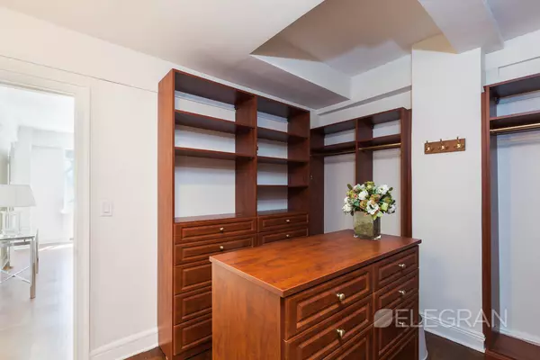 New York, NY 10023,25 CENTRAL Park W #2N