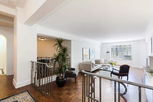 New York, NY 10023,25 CENTRAL Park W #2N