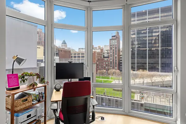 555 W 59th St #11F, New York, NY 10019