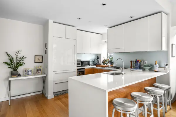 555 W 59th St #11F, New York, NY 10019