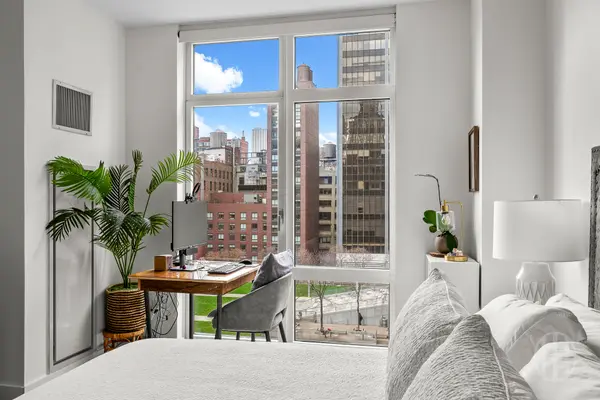 555 W 59th St #11F, New York, NY 10019