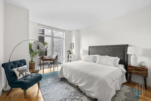 555 W 59th St #11F, New York, NY 10019