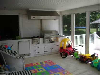 Water Mill, NY 11976,110 Montauk Hwy