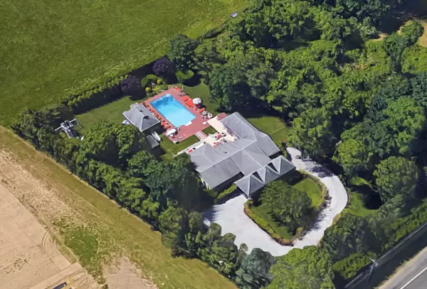 Water Mill, NY 11976,110 Montauk Hwy