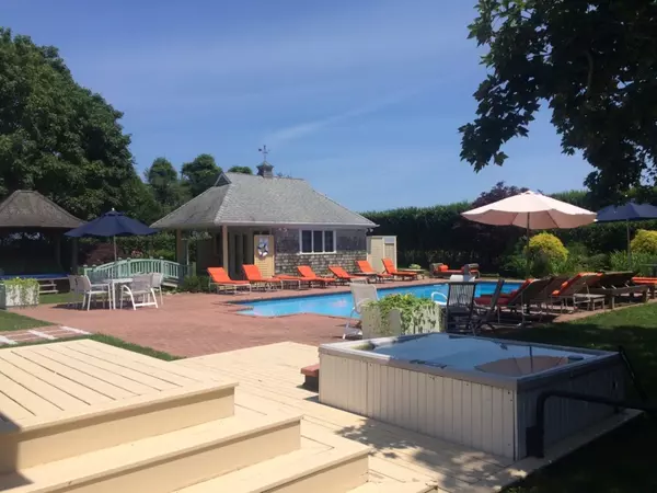 Water Mill, NY 11976,110 Montauk Hwy