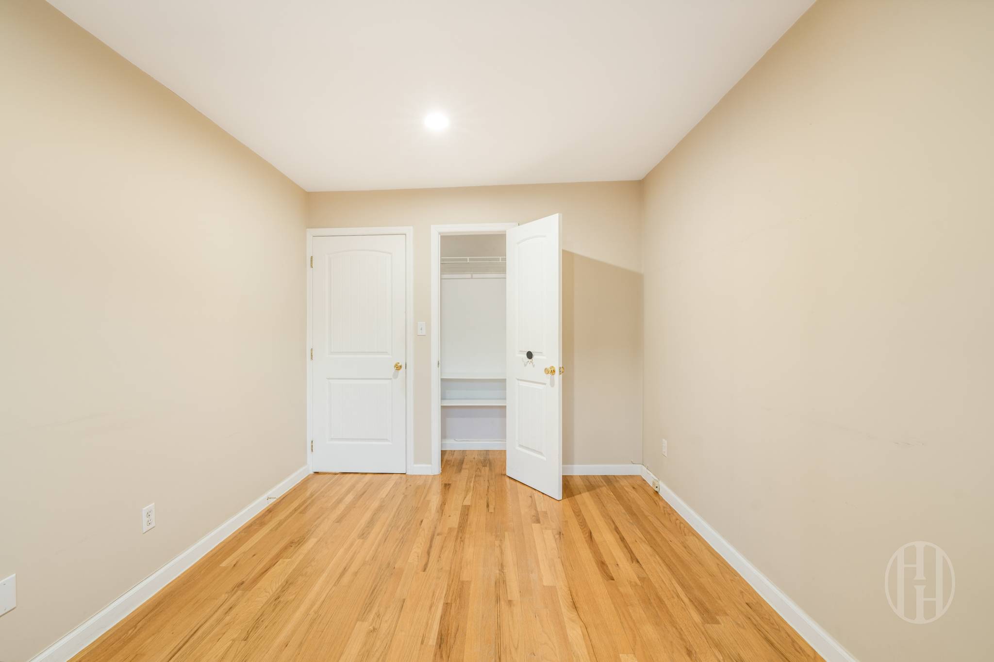 88-10 70th Road 1 Forest Hills Queens NY 11375